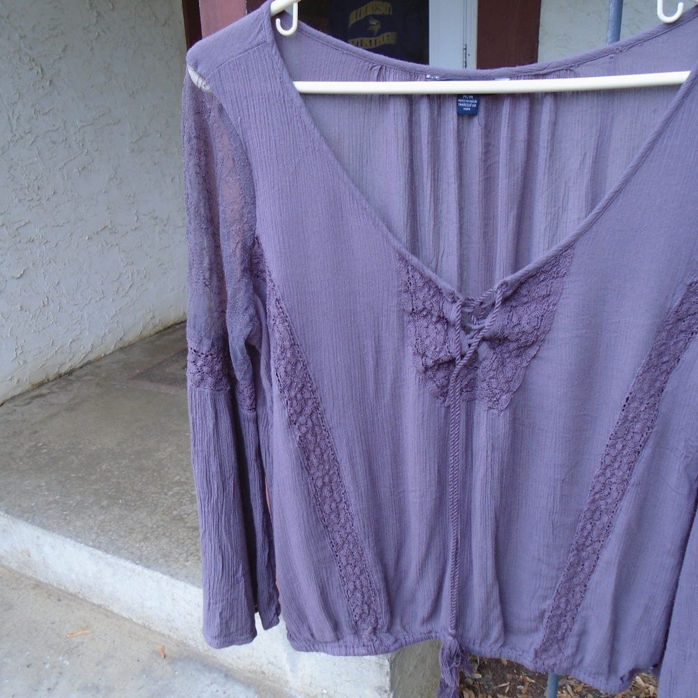 American Eagles outfitters size med. lace trim top
